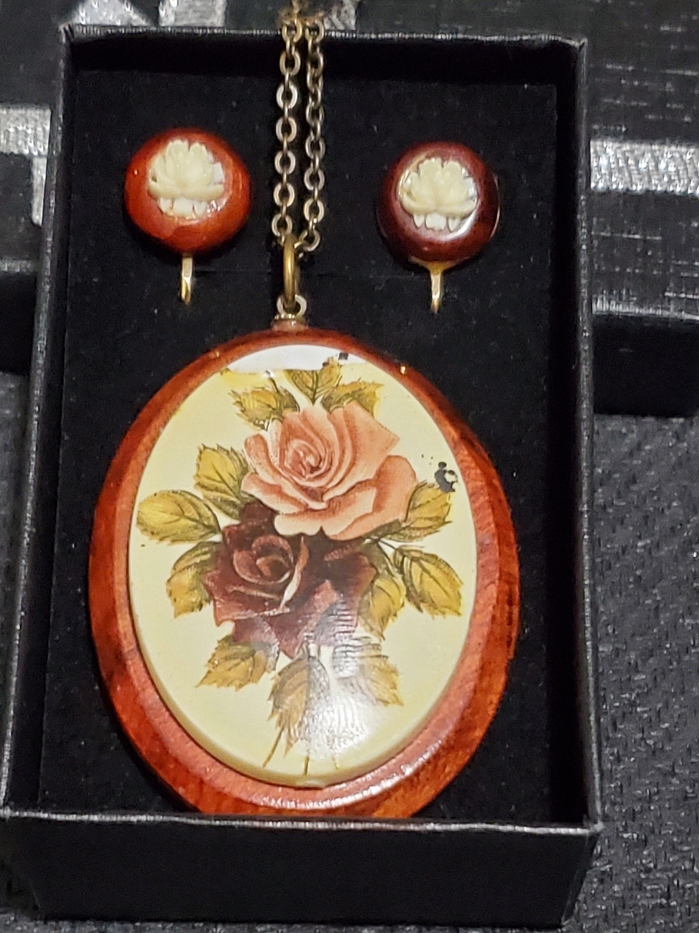 Vtg. Mid-century Floral Rose Pendant Necklace and Celluloid Flower Earrings